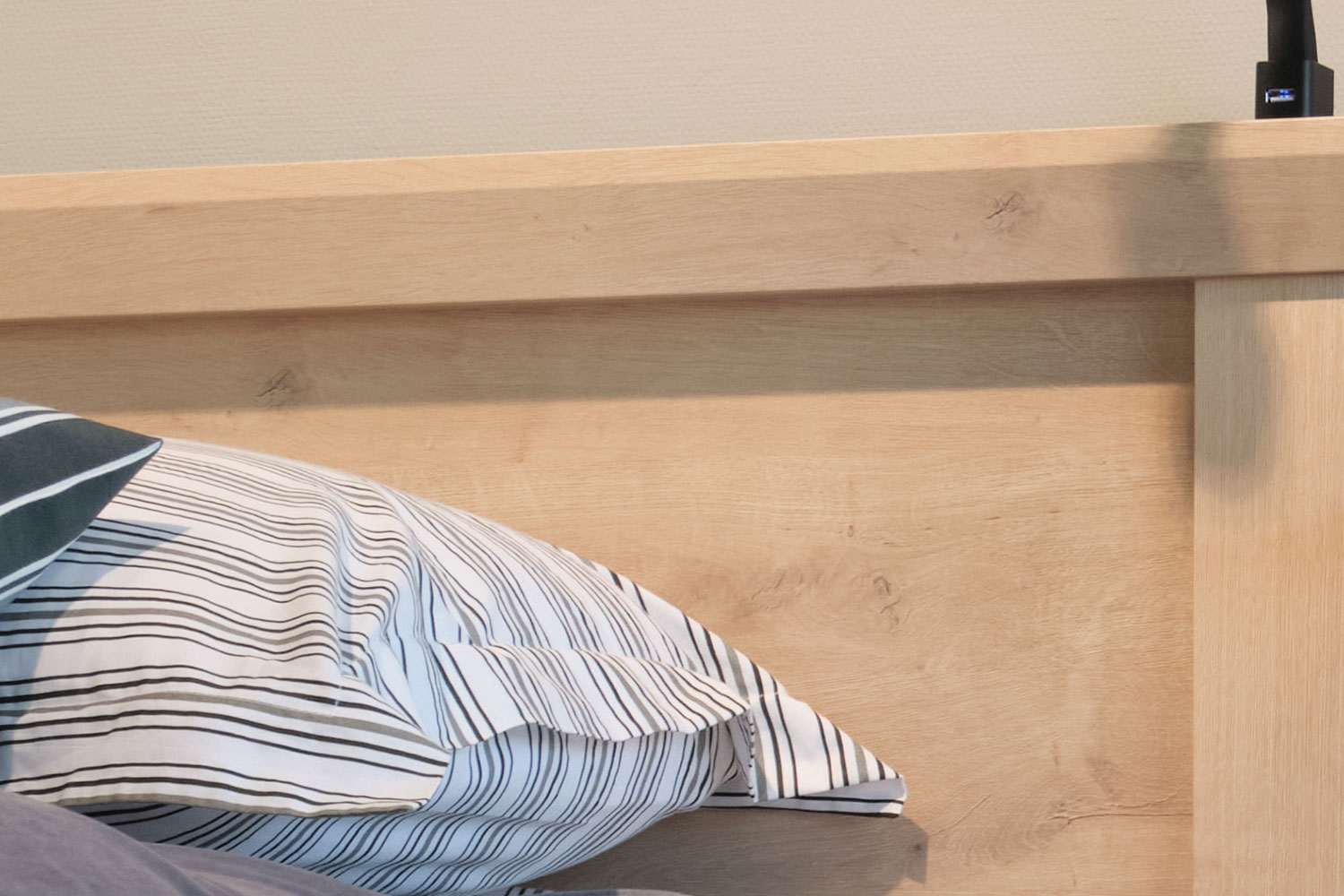 Двуспальные кровати - изображение №9 "Кровать Магнум 160 х 200"  на www.Angstrem-mebel.ru