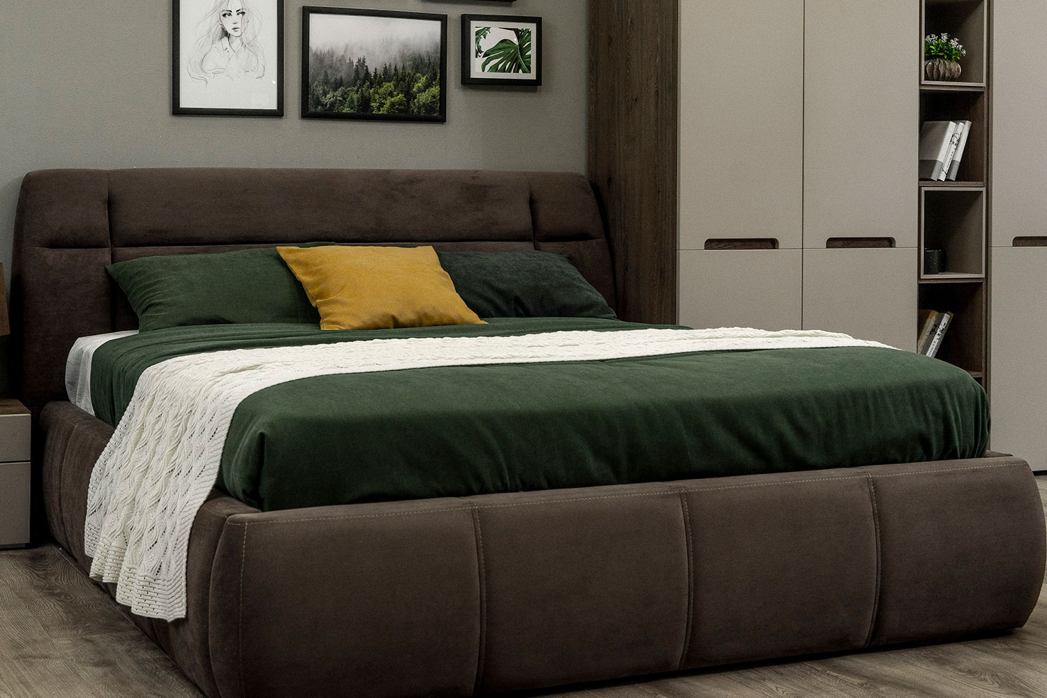 Двуспальные кровати - изображение №7 "Мягкая кровать Анри 180 х 200"  на www.Angstrem-mebel.ru