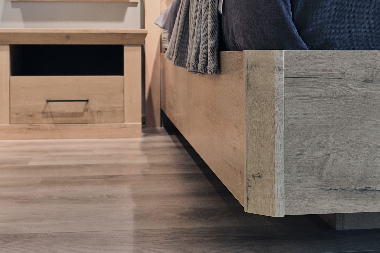 Двуспальные кровати - изображение №8 "Кровать Магнум 160 х 200"  на www.Angstrem-mebel.ru