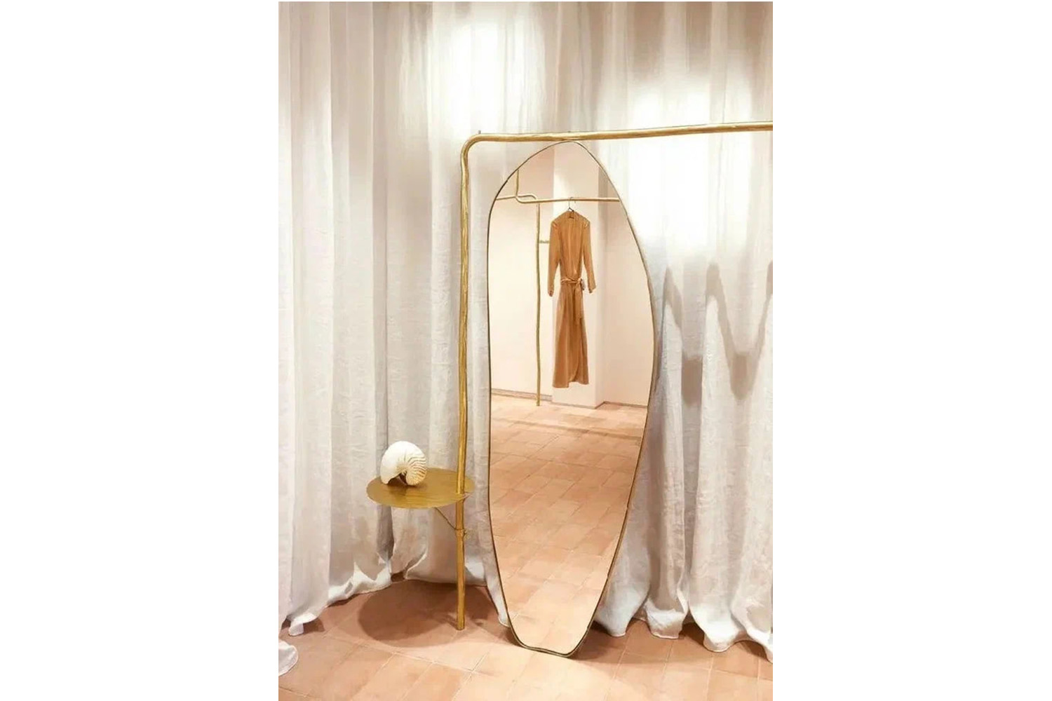 Зеркала - изображение №3 "Organic XL Gold Зеркало в полный рост в раме Smal"  на www.Angstrem-mebel.ru