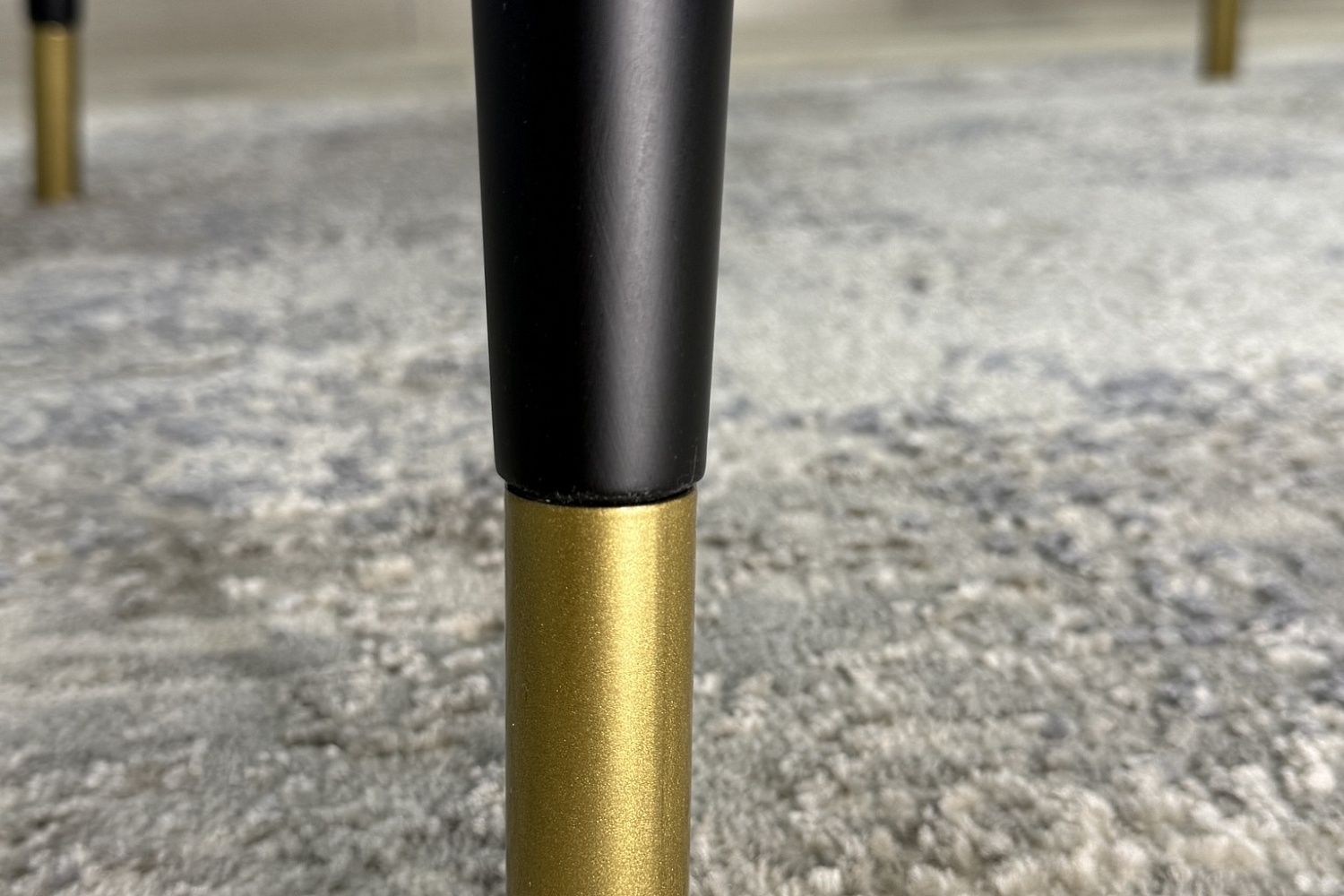 Обеденные столы - изображение №10 "Стол обеденный Мане раздвижной венге/белый с черными опорами"  на www.Angstrem-mebel.ru