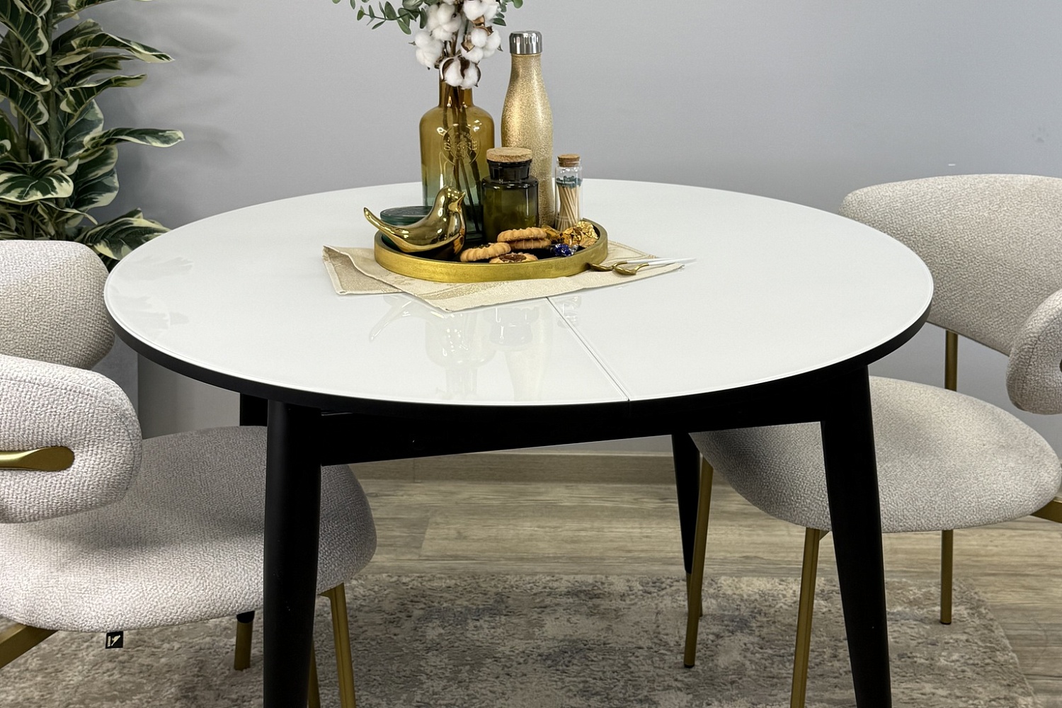 Обеденные столы - изображение №7 "Стол обеденный Мане раздвижной венге/белый с черными опорами"  на www.Angstrem-mebel.ru