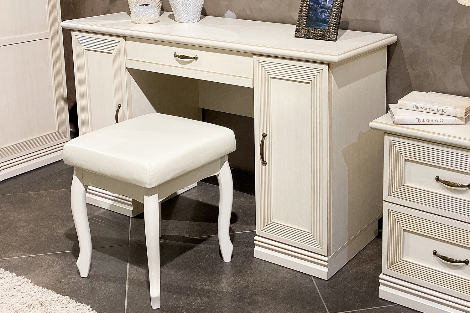 Туалетные столы - изображение №4 "Стол туалетный Адажио"  на www.Angstrem-mebel.ru